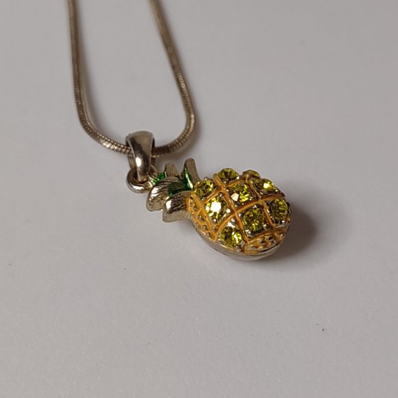 Cute 16 Inch Pineapple Pendant Necklace - Picture 4 of 11